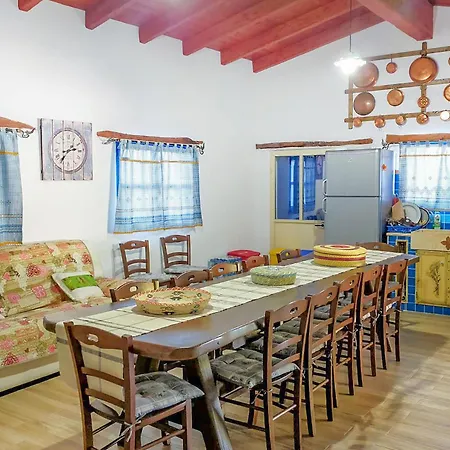 بيت للعطل 2 Bedroom Stunning In *